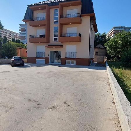 Biser Apartmani 波德戈里察 外观 照片